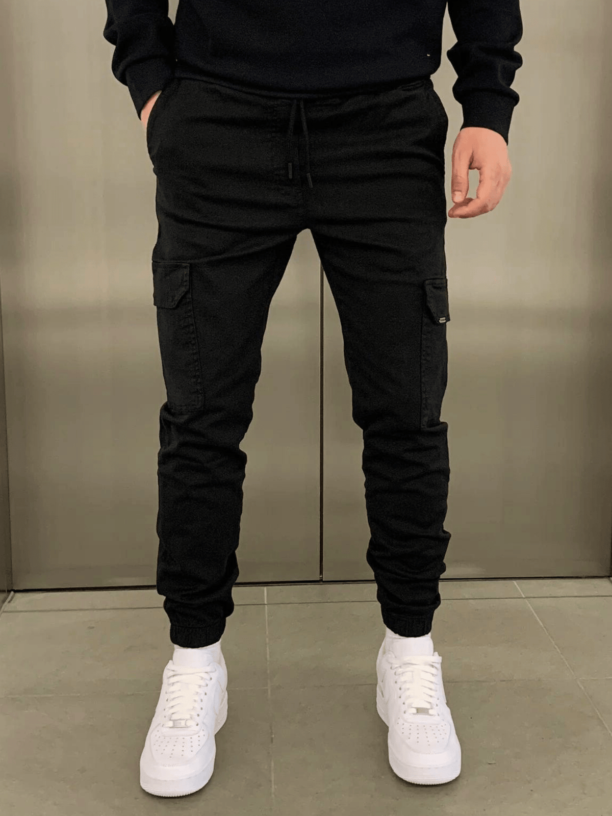 Men's Cargo Jogger Pants with Drawstring Waist and Tapered Leg