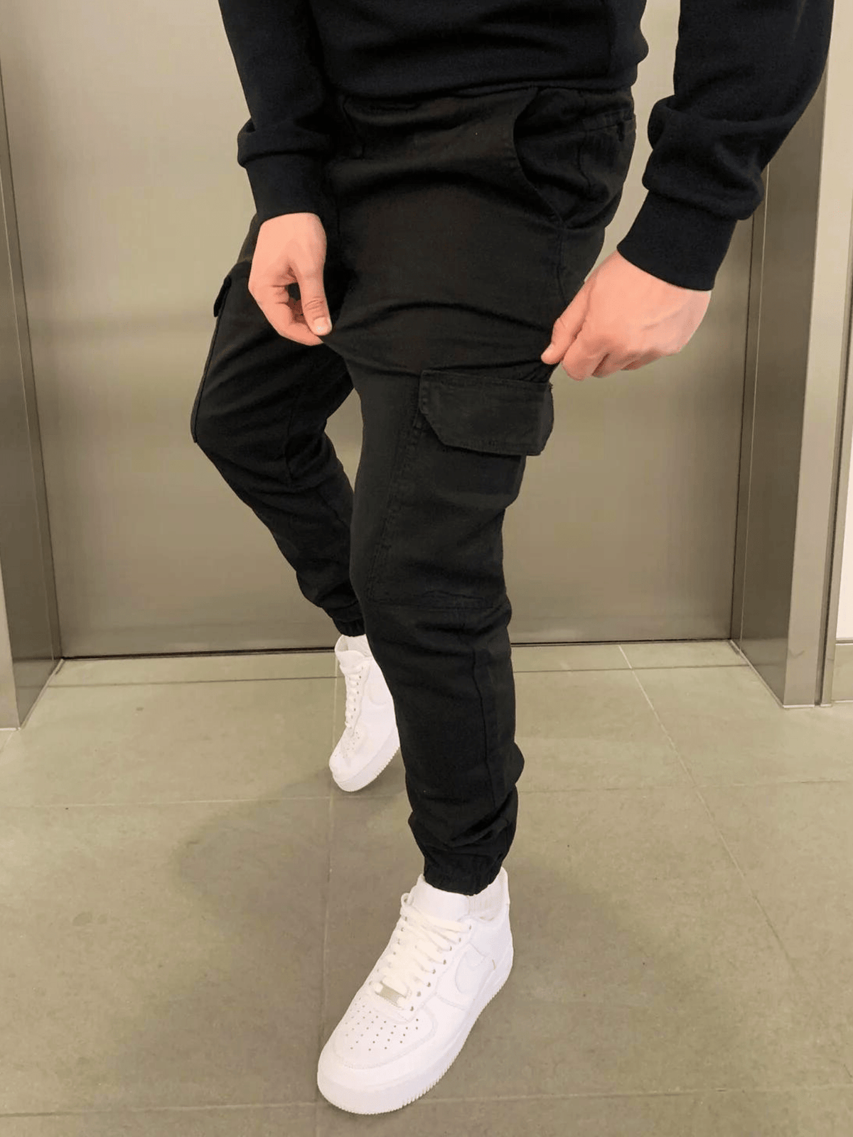 Men's Cargo Jogger Pants with Drawstring Waist and Tapered Leg