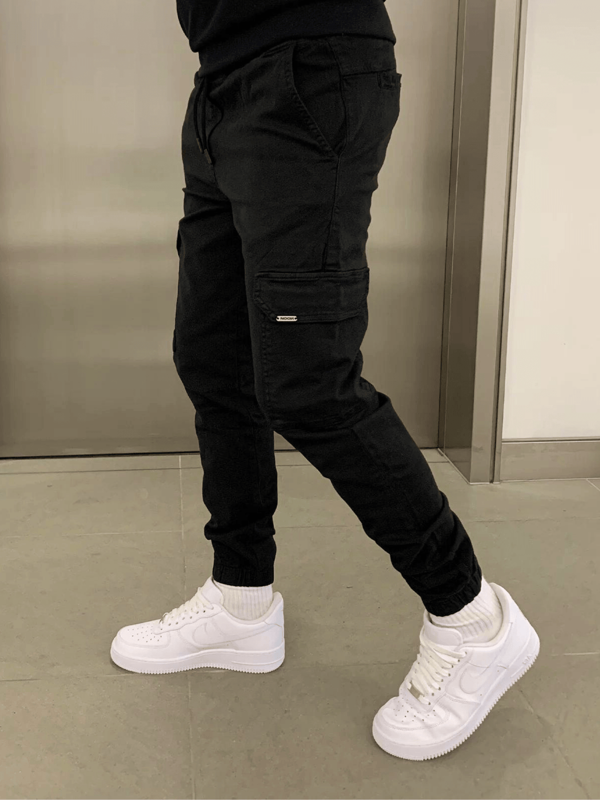 Men's Cargo Jogger Pants with Drawstring Waist and Tapered Leg