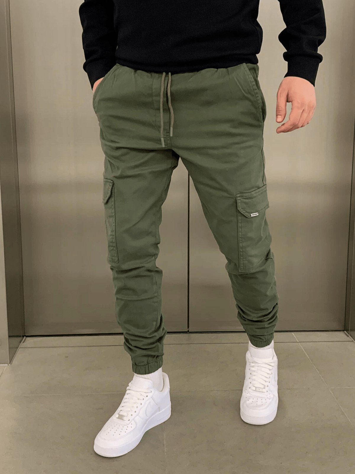 Men's Cargo Jogger Pants with Drawstring Waist and Tapered Leg