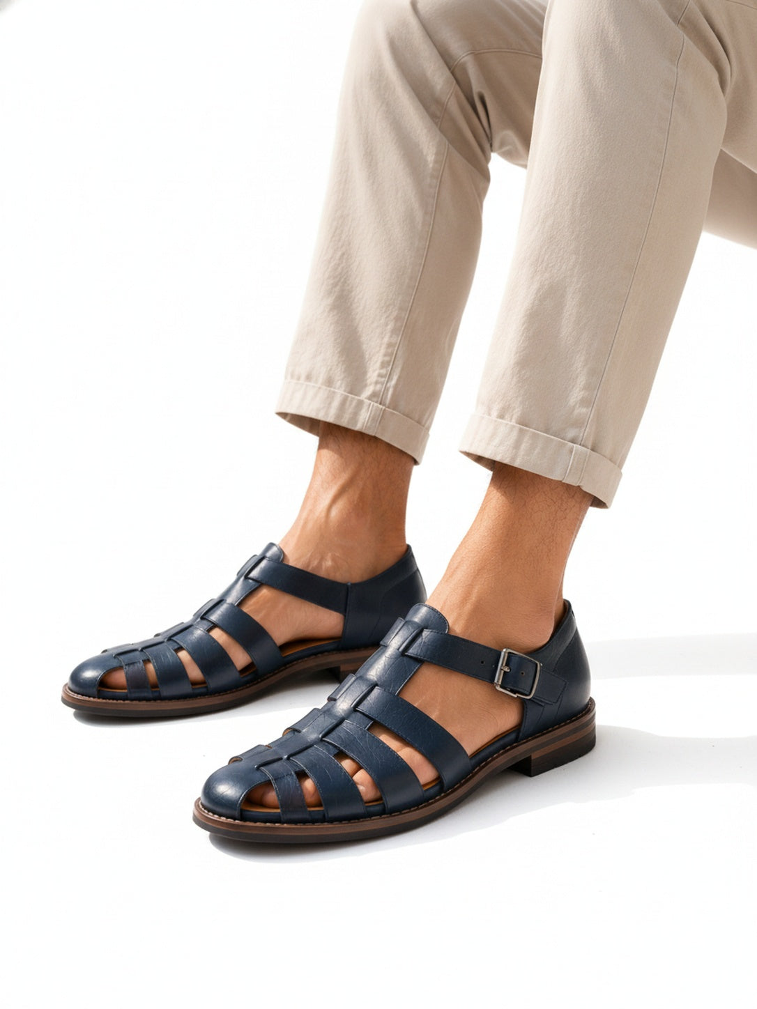 Men's Closed-Toe Fisherman Sandals with Woven Straps and Buckle