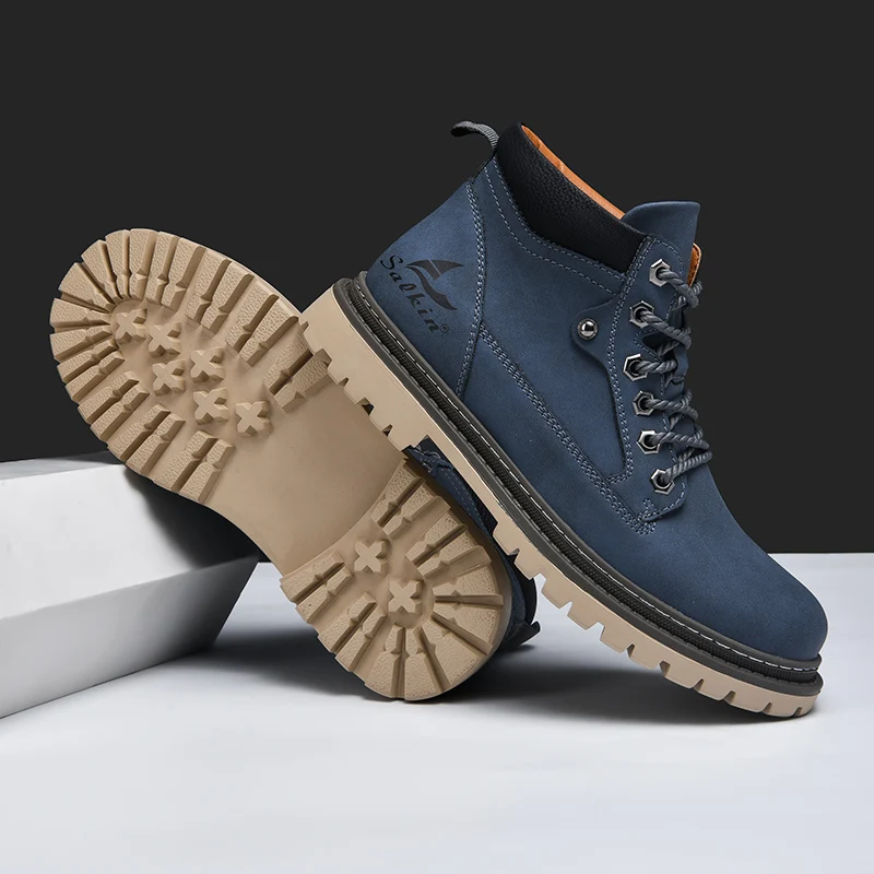 Men's Lace-Up Hiking Boots with Padded Collar and Reinforced Heel