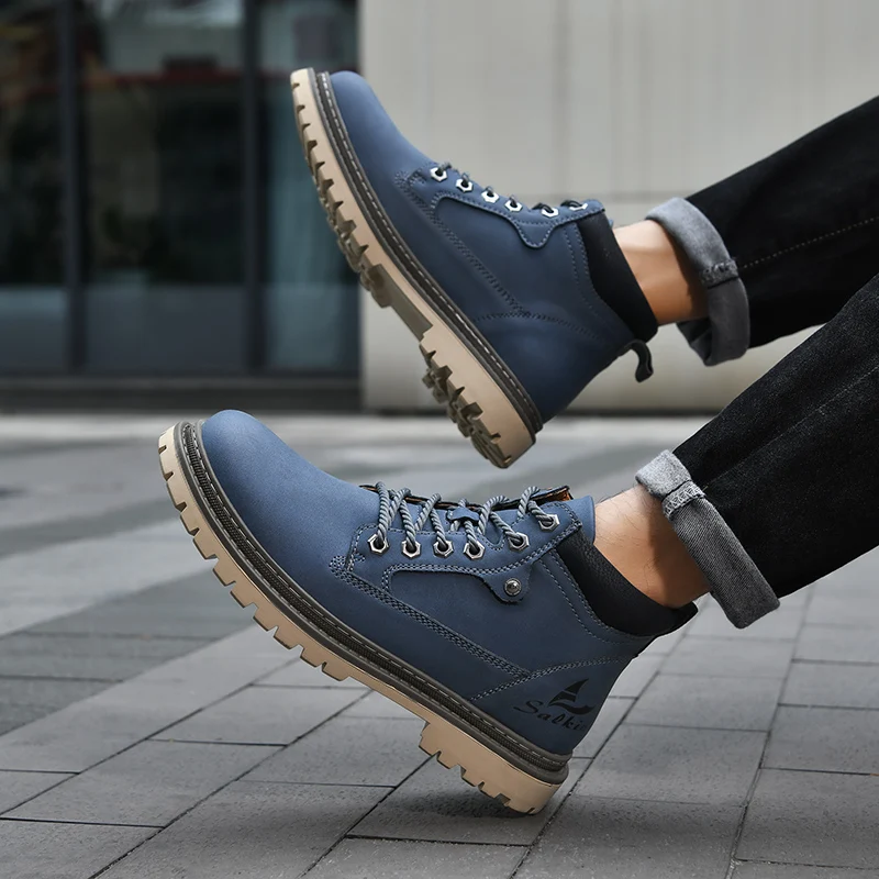 Men's Lace-Up Hiking Boots with Padded Collar and Reinforced Heel