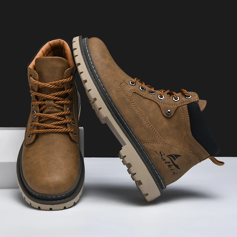 Men's Lace-Up Hiking Boots with Padded Collar and Reinforced Heel