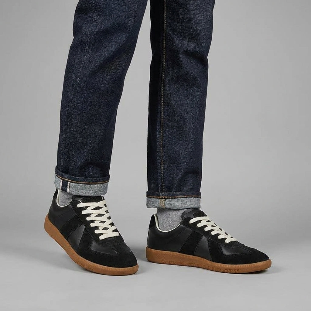 Men's Low-Top Sneakers with Lace-Up Closure and Panel Construction