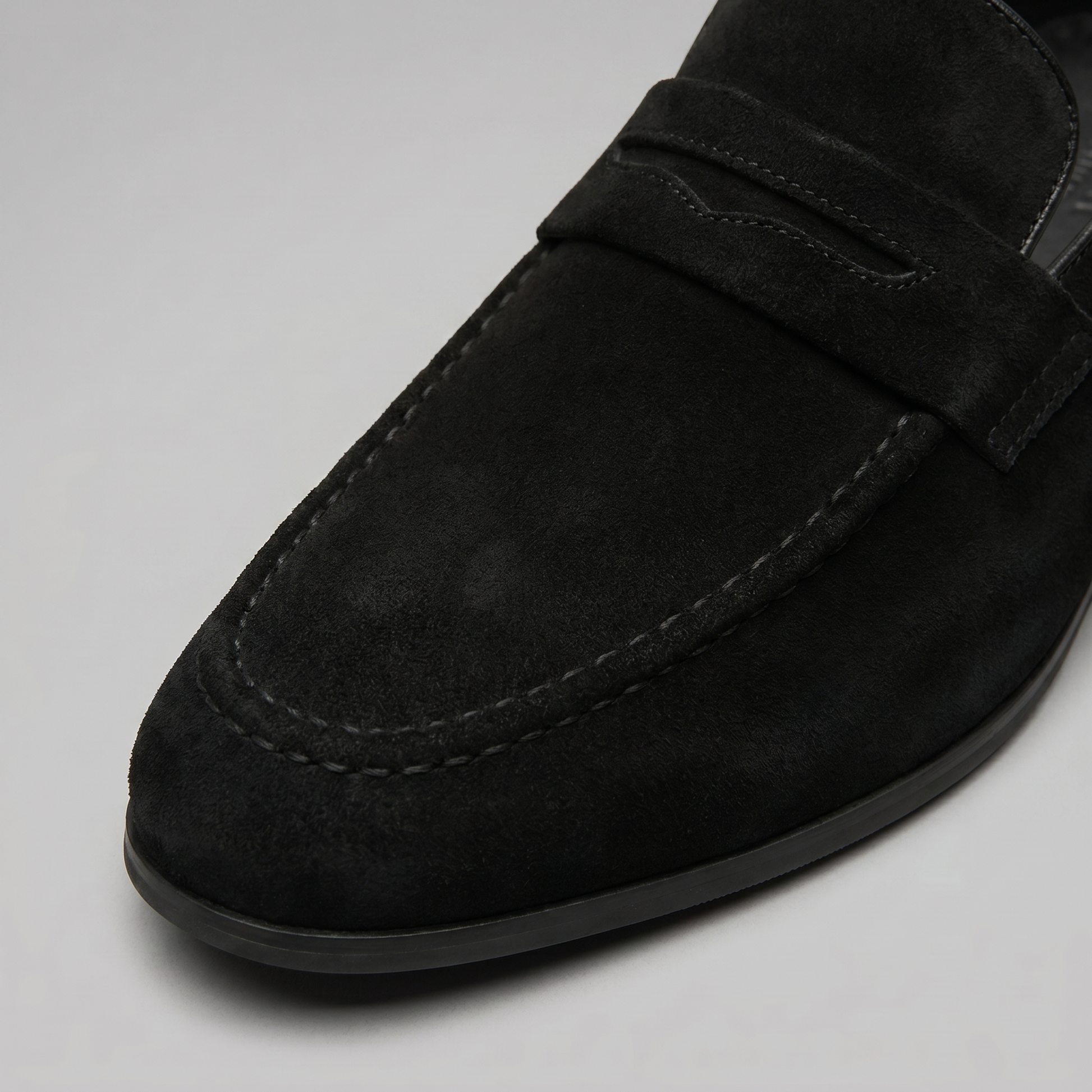 Men's Penny Loafers with Slip-On Design and Moccasin Seam Detail