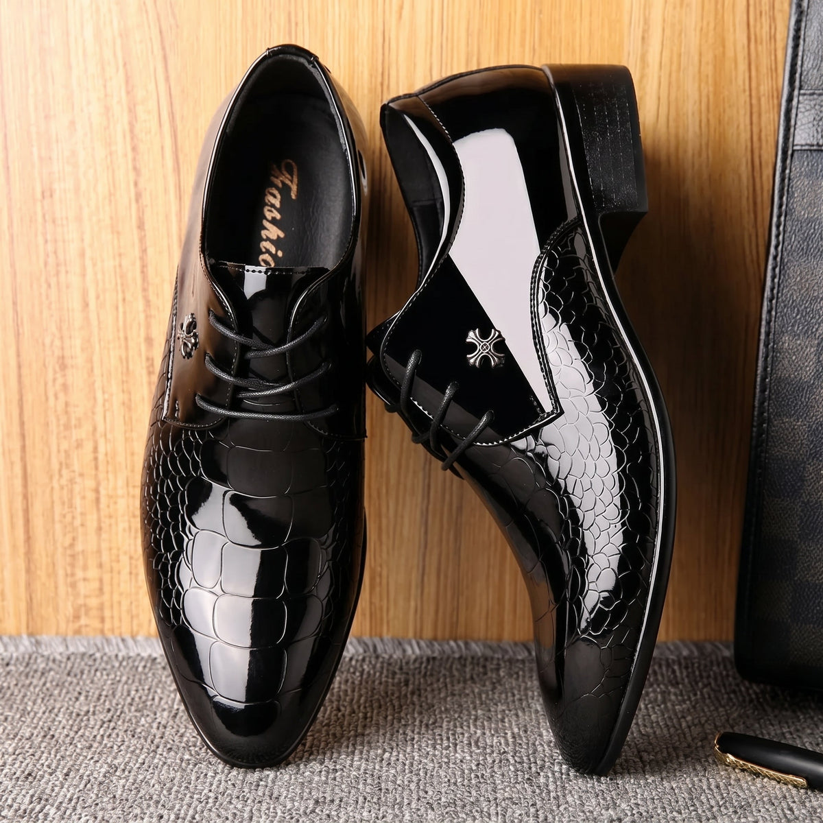 Men's Pointed Toe Patent Derby Shoes with Lace-Up Fastening and Low Stacked Heel
