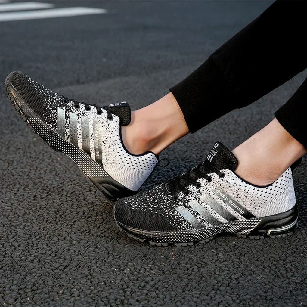 Men's Running Sneakers with Lace-Up Closure and Cushioned Sole