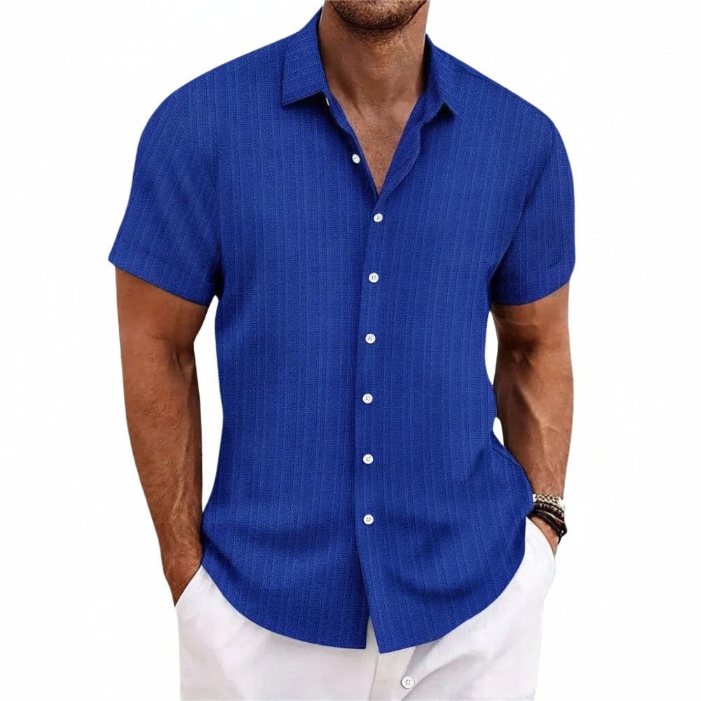Men's Short Sleeve Button-Down Shirt with Spread Collar and Regular Fit