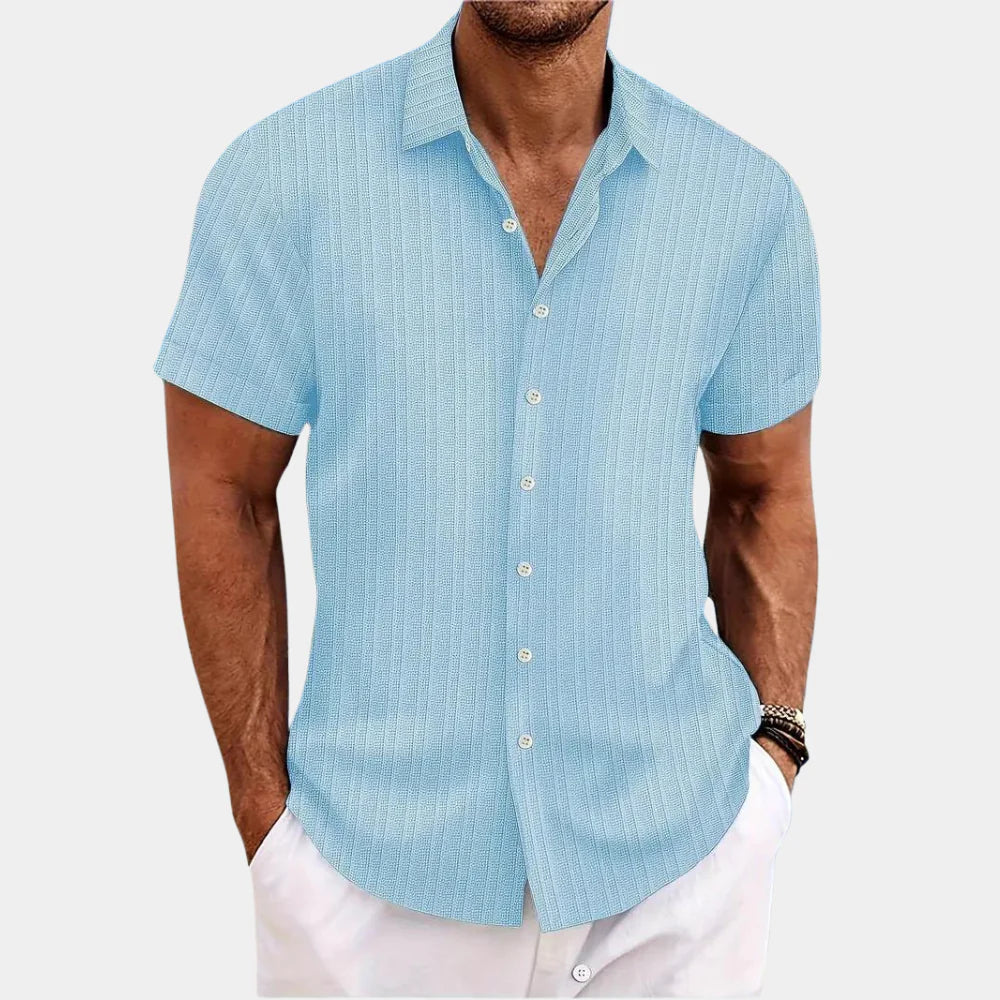 Men's Short Sleeve Button-Down Shirt with Spread Collar and Regular Fit
