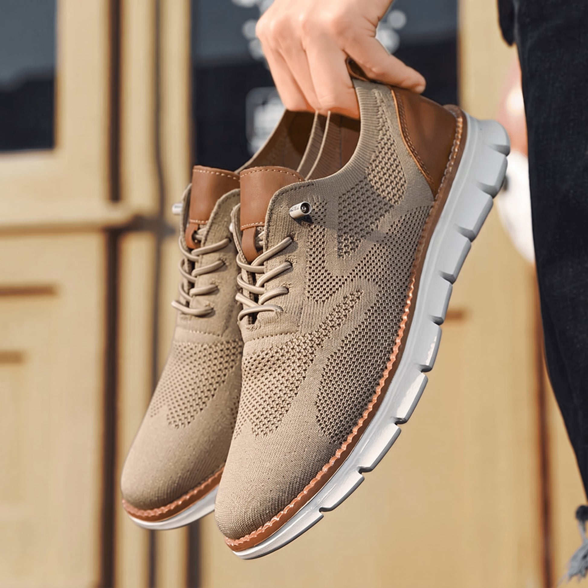 Men's Sneakers with Lace-Up Closure and Cushioned Insole