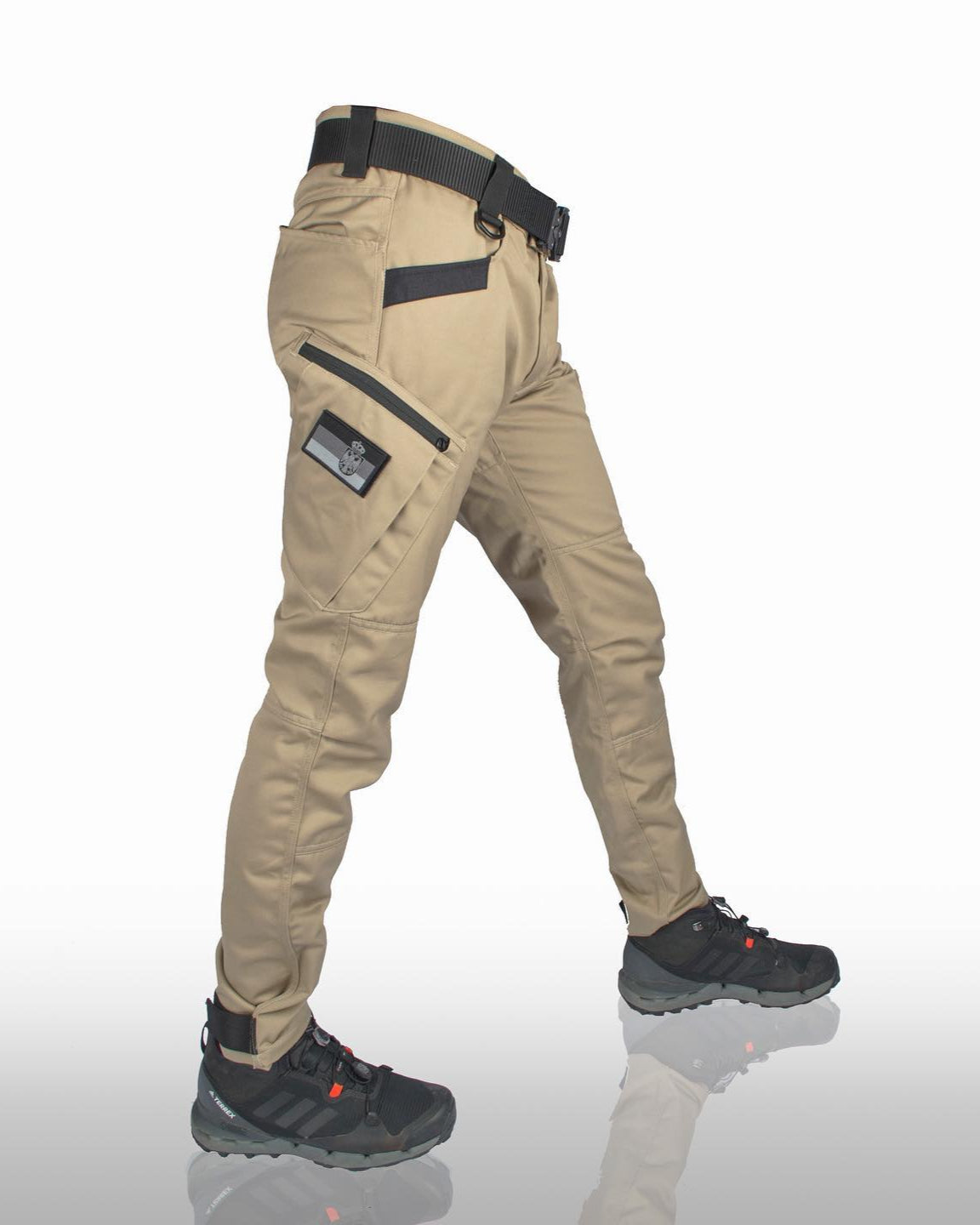 Men's Tactical Cargo Pants with Multi-Pocket Design and Stretch Panels