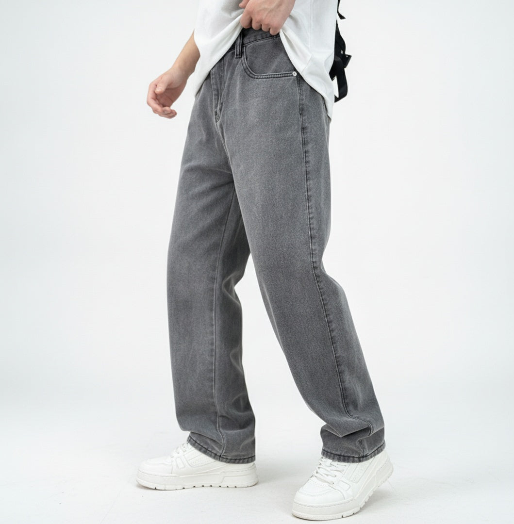 Men's Wide-Leg Jeans with Straight Cut and Front Slash Pockets