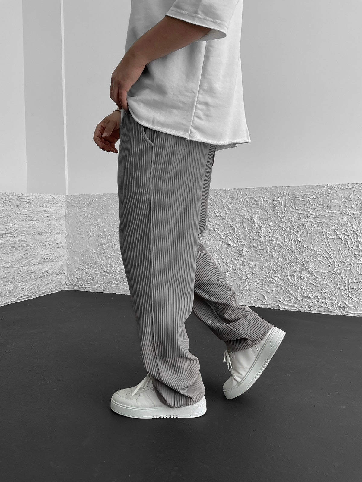 Men's Wide Leg Trousers with Elastic Drawstring Waist and Ribbed Texture