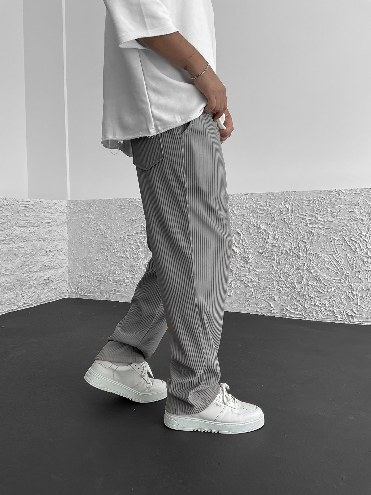 Men's Wide Leg Trousers with Elastic Drawstring Waist and Ribbed Texture