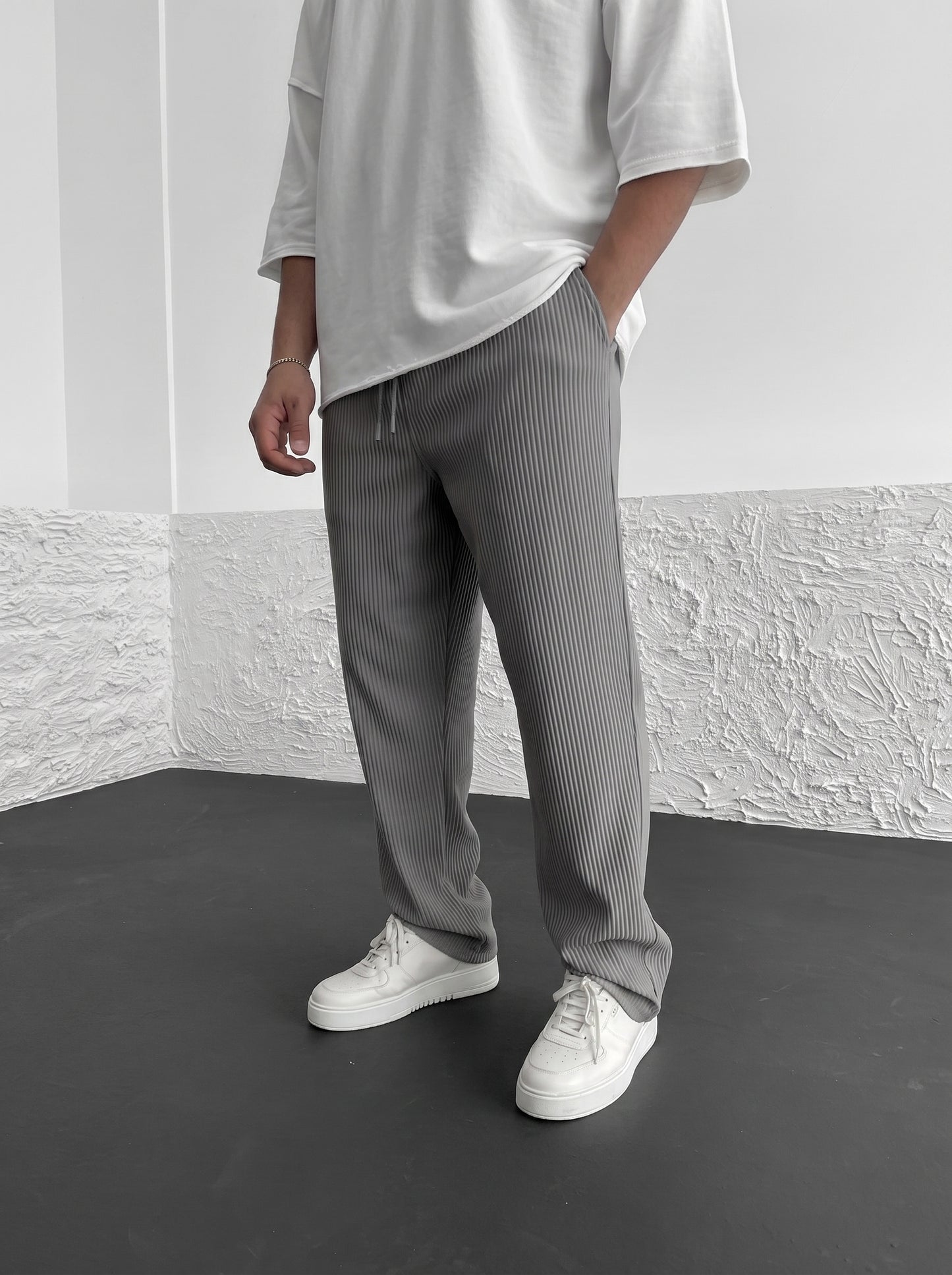 Men's Wide Leg Trousers with Elastic Drawstring Waist and Ribbed Texture
