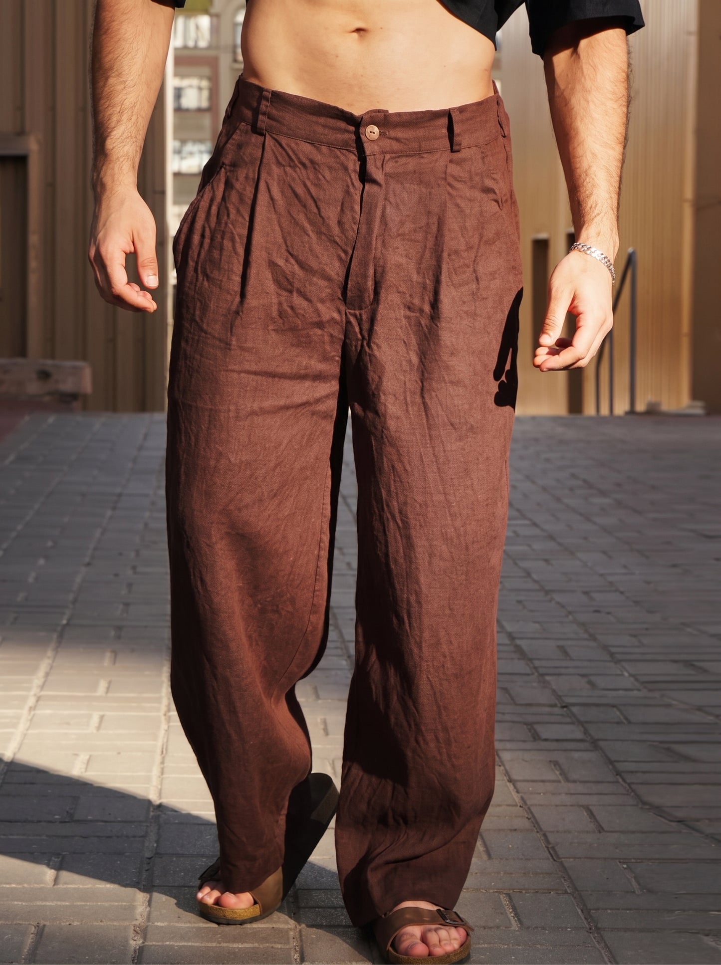 Men's Wide-Leg Trousers with Pleats and Button Closure